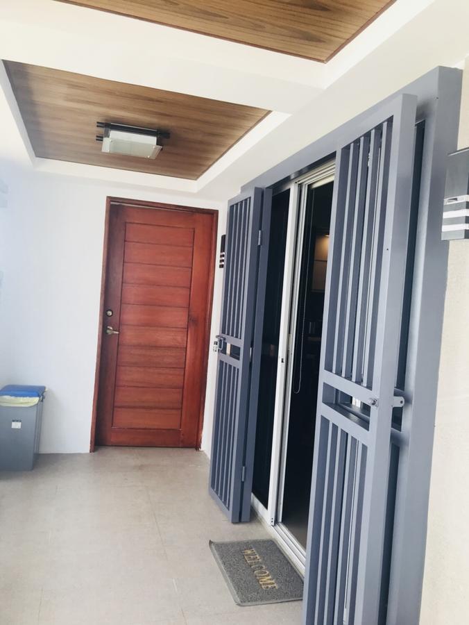 Hillary Timog Park Homes Angeles Exterior photo